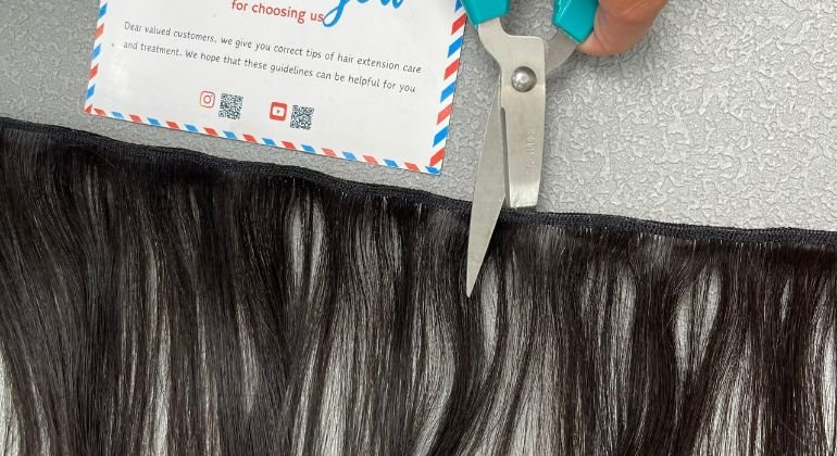 Cut the wefts to size