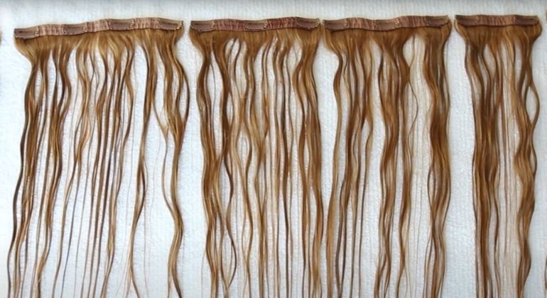 Drying clip in hair extensions