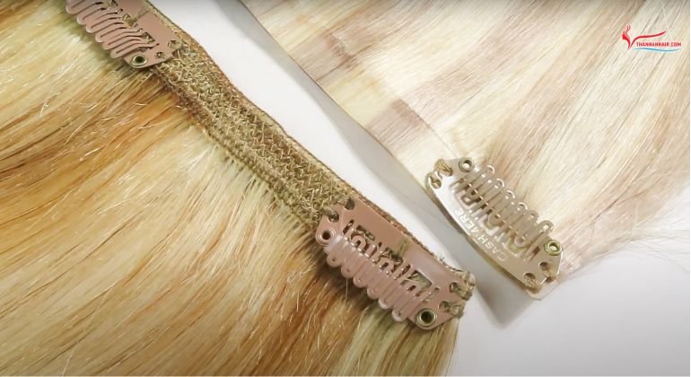 Step by Step How to Put in clip in Hair Extensions Naturally