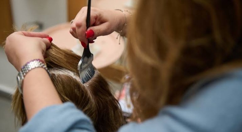 Semi-permanent and permanent salon methods