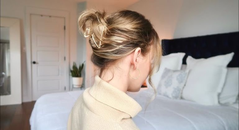 The Half-Up Claw Clip
